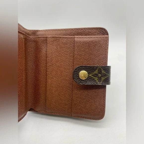 Louis Vuitton Monogram Short Wallet - Picture 7 of 11